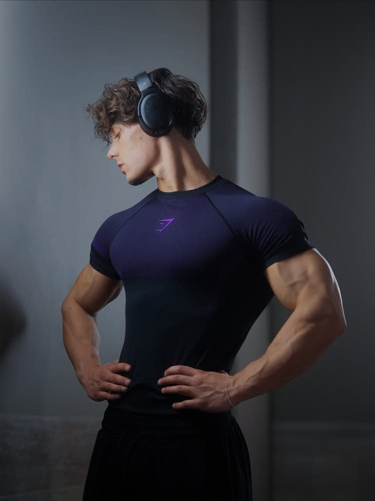 Black / Purple Print Gymshark Graphic T-Shirt - supplier TX-10